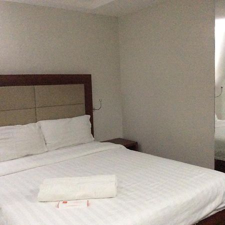 Cherry Midtown Hotel Olongapo Chambre photo
