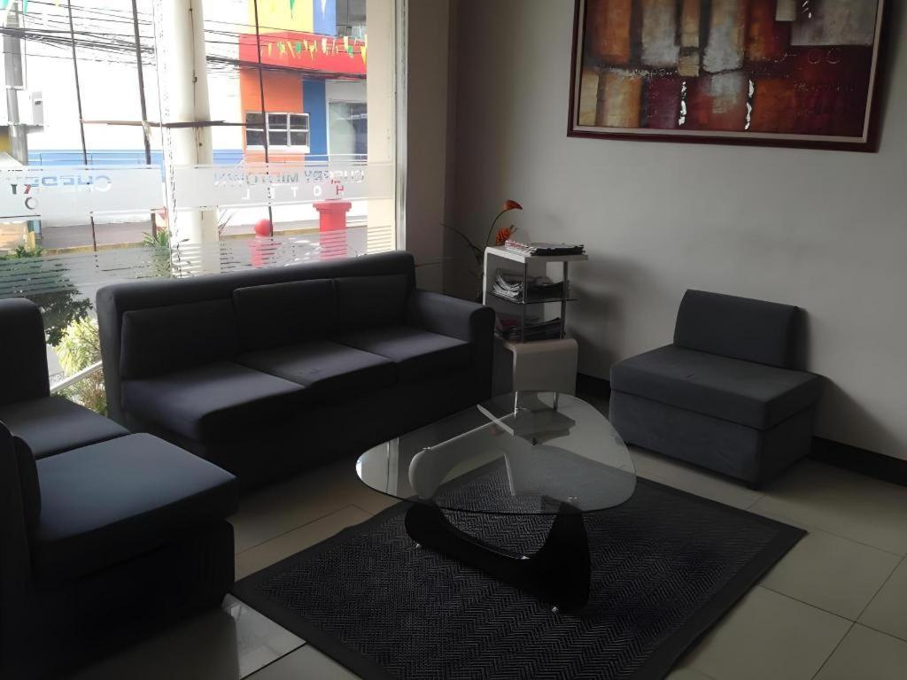 Cherry Midtown Hotel Olongapo Extérieur photo
