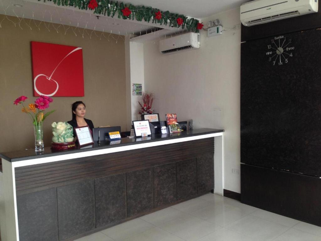 Cherry Midtown Hotel Olongapo Extérieur photo