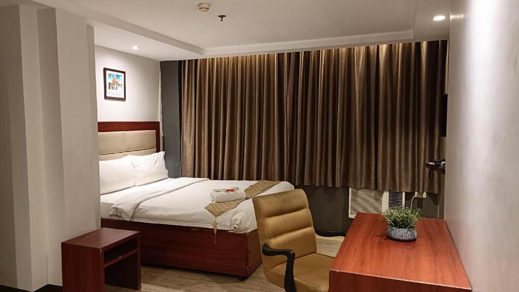 Cherry Midtown Hotel Olongapo Extérieur photo