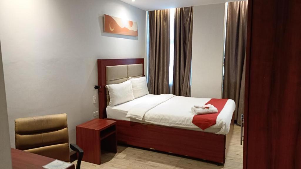 Cherry Midtown Hotel Olongapo Extérieur photo