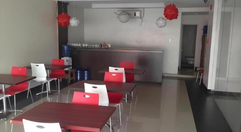 Cherry Midtown Hotel Olongapo Extérieur photo