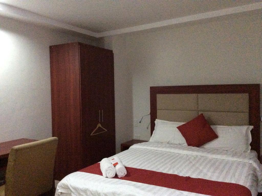 Cherry Midtown Hotel Olongapo Chambre photo