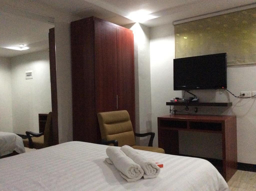 Cherry Midtown Hotel Olongapo Chambre photo