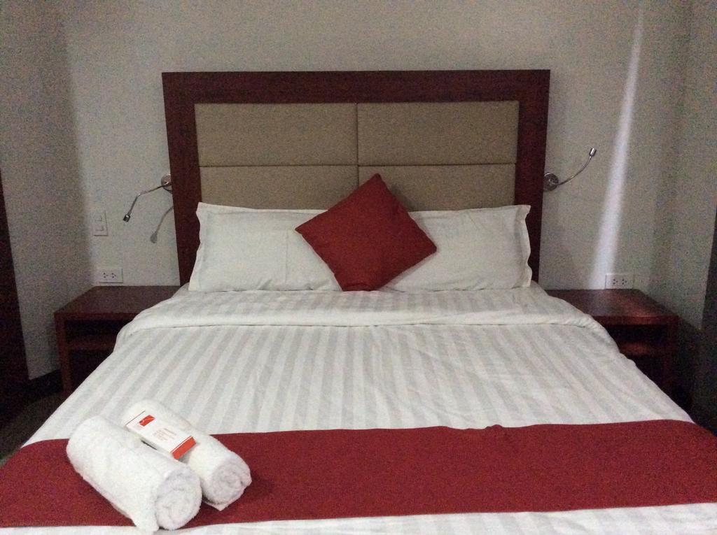 Cherry Midtown Hotel Olongapo Chambre photo