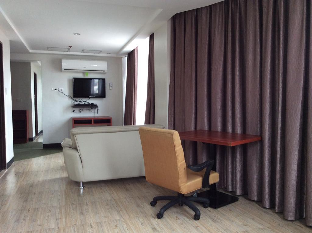 Cherry Midtown Hotel Olongapo Chambre photo