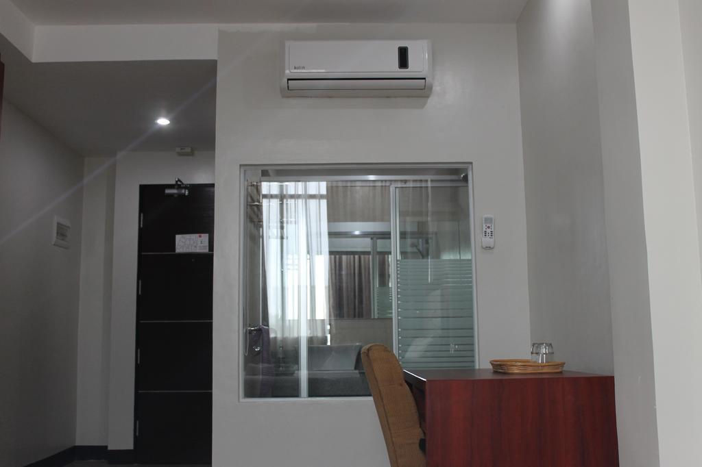Cherry Midtown Hotel Olongapo Chambre photo