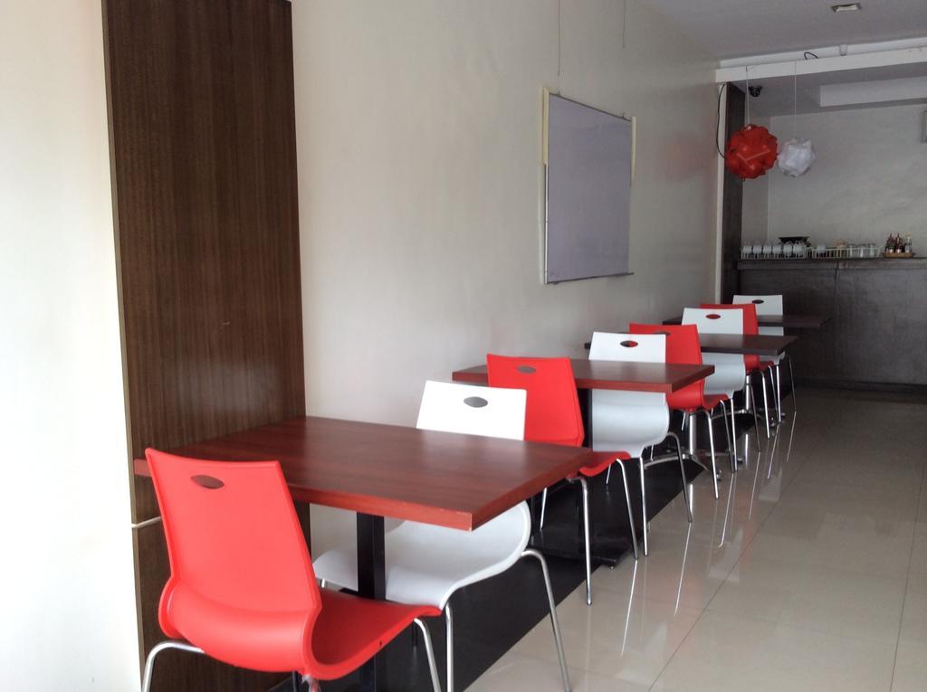 Cherry Midtown Hotel Olongapo Extérieur photo