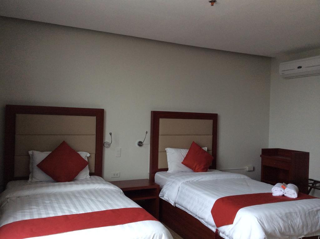 Cherry Midtown Hotel Olongapo Chambre photo